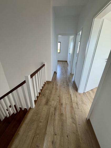 Casă cu 4 camere în Moșnița Nouă