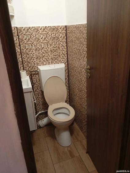 Apartament cu 4 camere semidecomandat în Titulescu