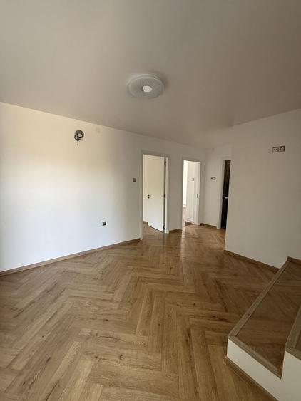 Casă cu 3 camere în Bălești