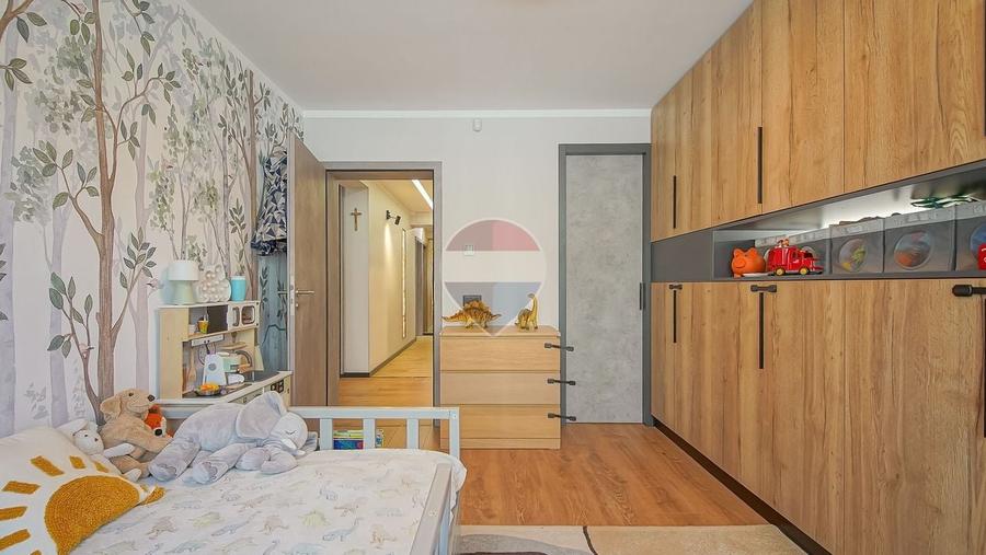 Apartament cu 3 camere decomandat, mobilat în Răcădău