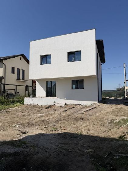 Casă cu 3 camere în Berceni