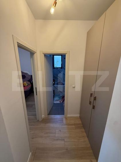 Apartament cu 3 camere semidecomandat, mobilat în Carpați 2