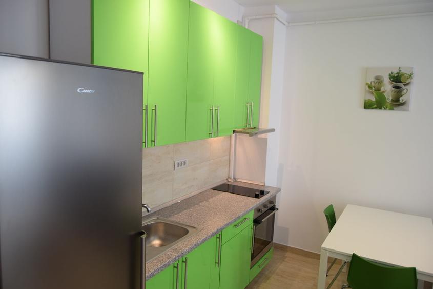 Apartament cu 2 camere semidecomandat în Tineretului