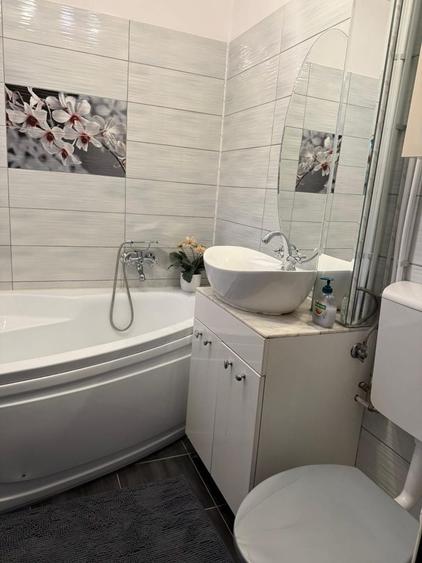 Apartament cu 3 camere decomandat în Brâncoveanu