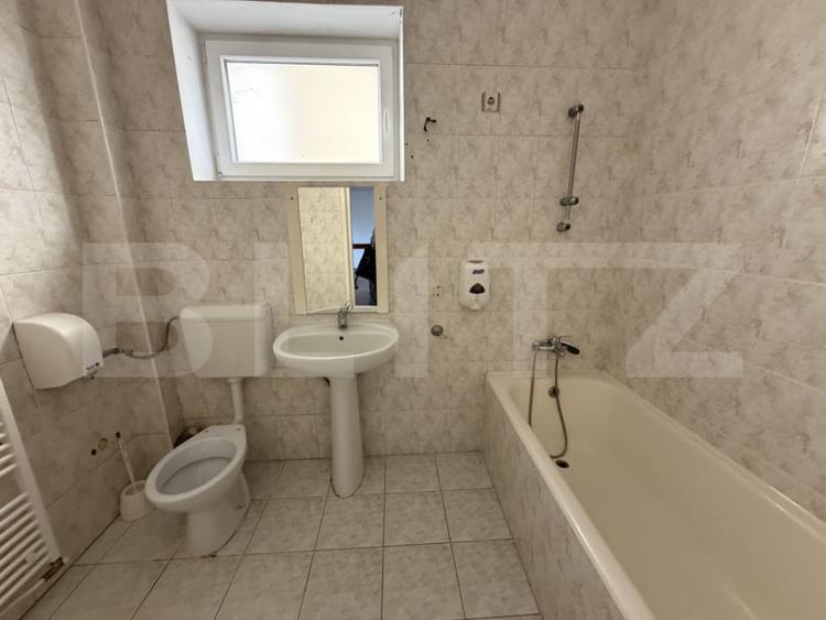 Casă cu 5 camere cu Teren 539 Mp în Central