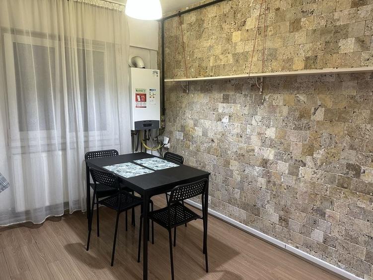 Apartament cu 2 camere decomandat în Exterior Vest