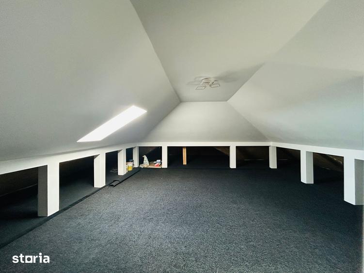 Casă cu 5 camere cu Teren 500 Mp în Roșia