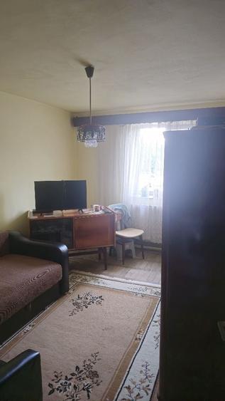 Apartament cu 2 camere semidecomandat în Micro 6