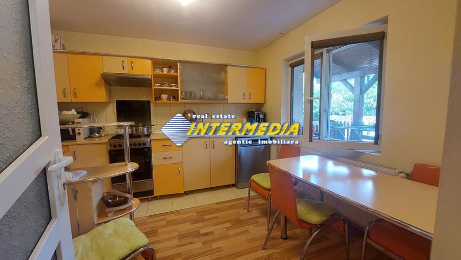 Casă individuală cu 4 camere cu Teren 235 Mp în Cetate