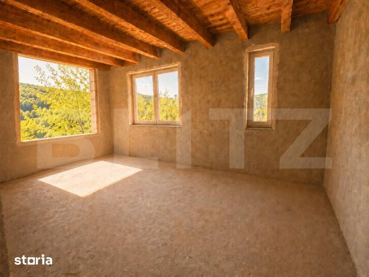 Casă cu 3 camere cu Teren 100 Mp în Livezeni