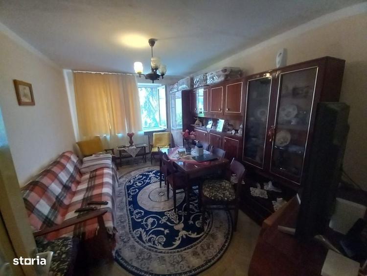 Apartament cu 3 camere decomandat în Săsar