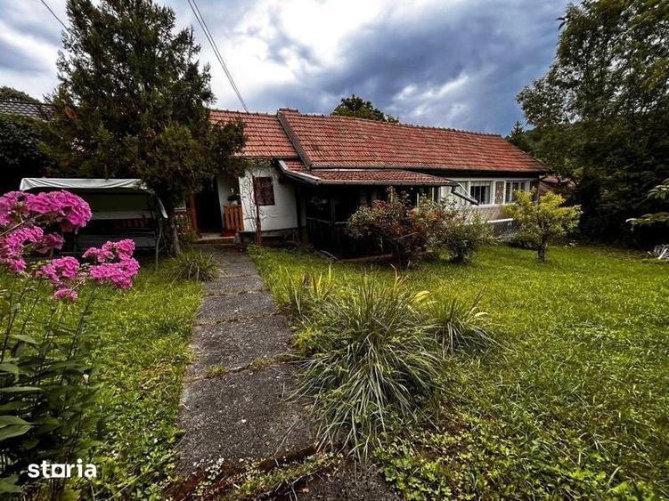 Casă cu 4 camere cu Teren 54 Mp în Central