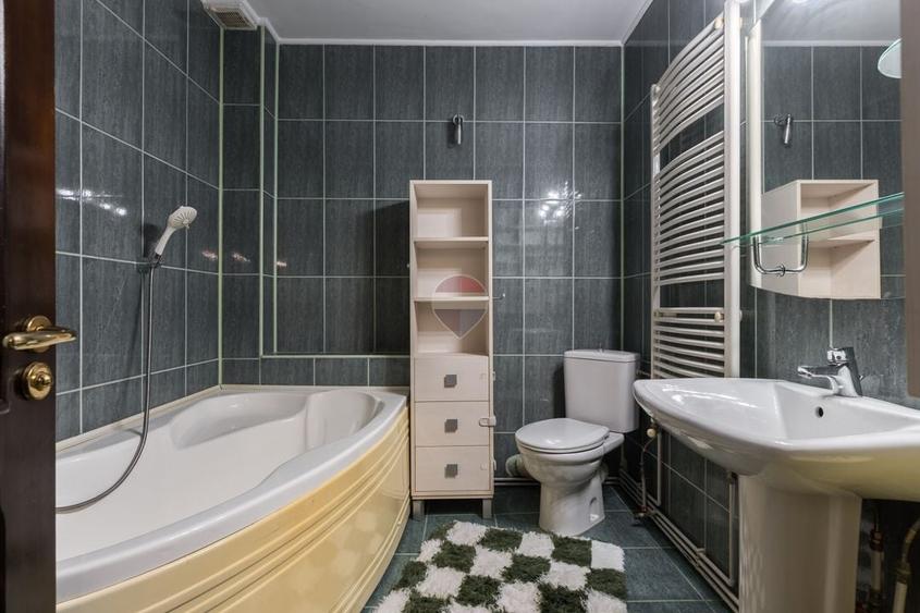 Apartament cu 3 camere decomandat, mobilat în Ultracentral