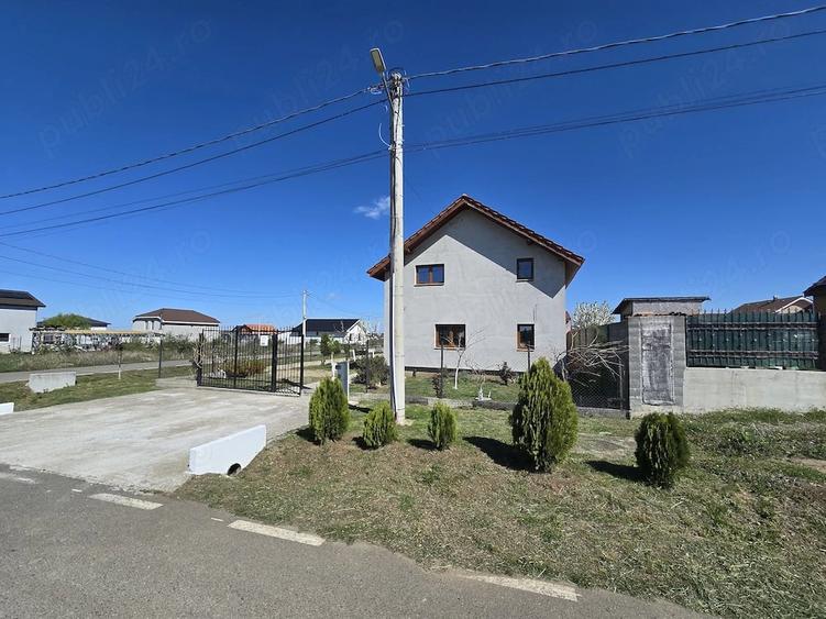 Casă cu Teren 501 Mp în Frumușeni