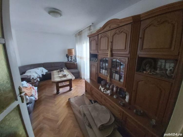 Apartament cu 3 camere decomandat în Dacia