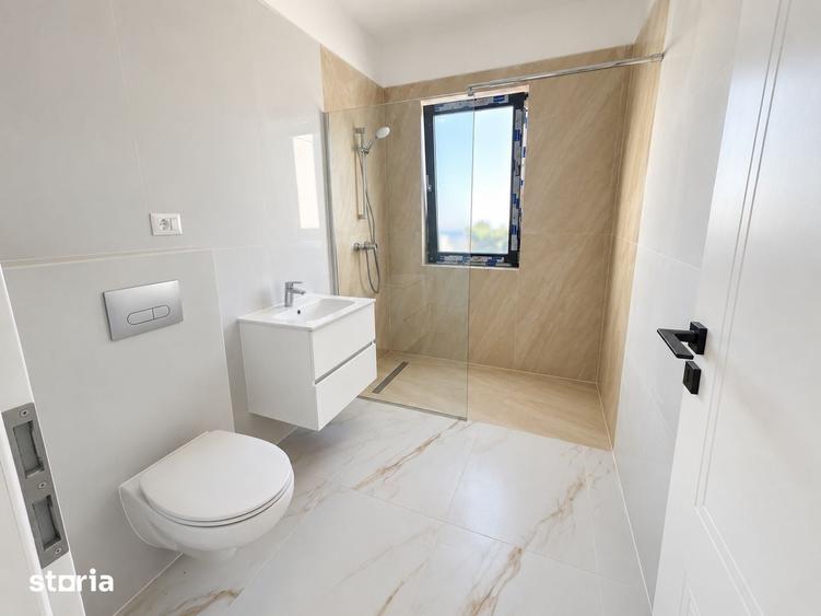 Casă cu 4 camere cu Teren 200 Mp în Central