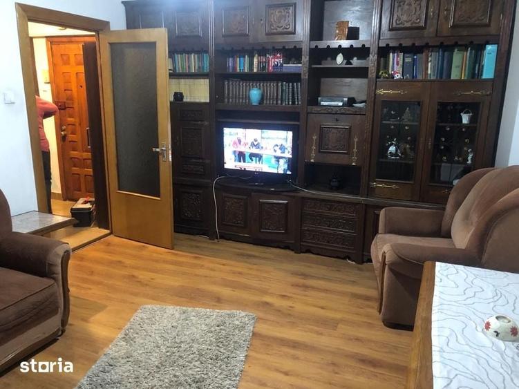 Apartament cu 2 camere decomandat în Calea București