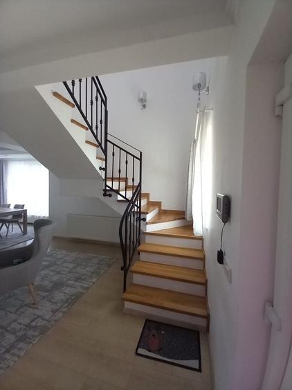 Casă cu 4 camere în Central