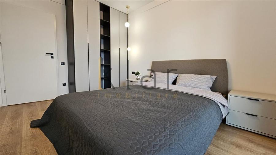 Apartament cu 3 camere semidecomandat, mobilat în Zorilor