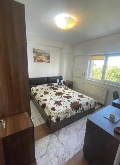 Apartament cu 3 camere decomandat în Berceni
