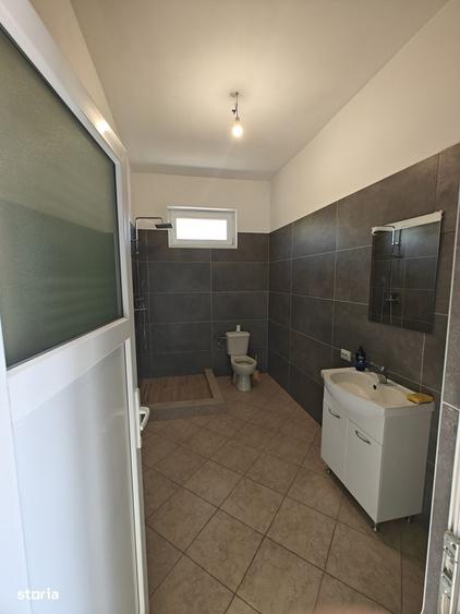 Casă cu 4 camere în Ciurbești