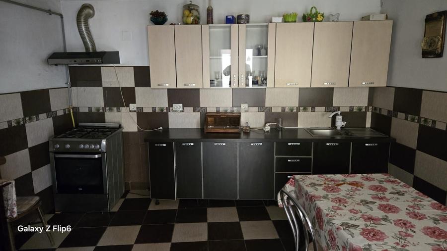 Casă cu 2 camere în Central