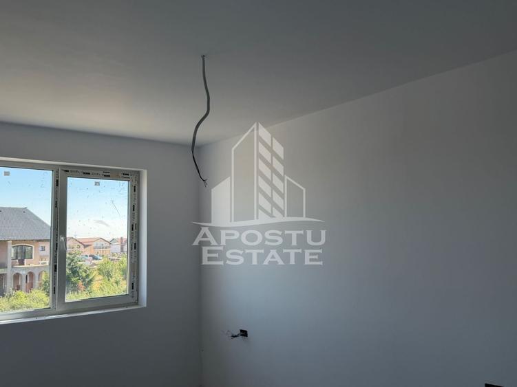 Duplex cu 4 camere cu Canalizare în Remetea Mare