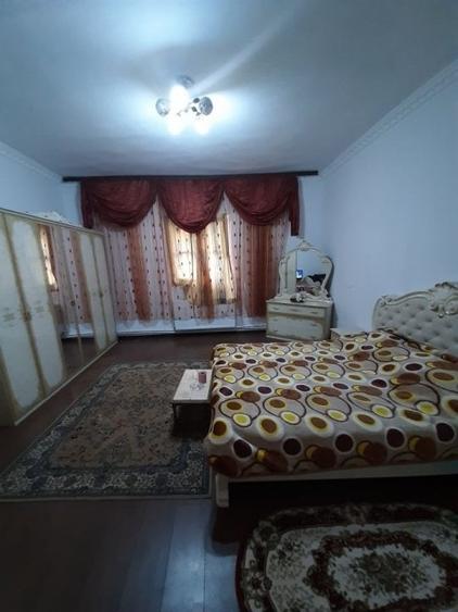 Casă individuală cu 5 camere cu Canalizare în Aradului