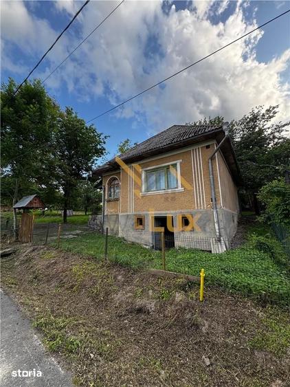 Casă cu 3 camere cu Teren 1000 Mp în Săcălășeni