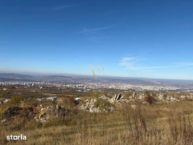 Teren de 4000 mp, în Borhanci