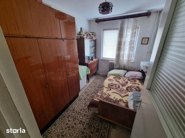 Apartament cu 3 camere în Km 4