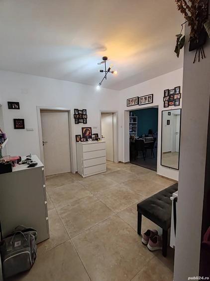 Apartament cu 3 camere nedecomandat în Ghiroda