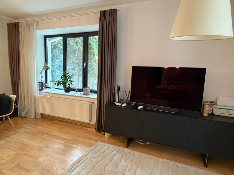 Apartament cu 4 camere decomandat, mobilat în Central
