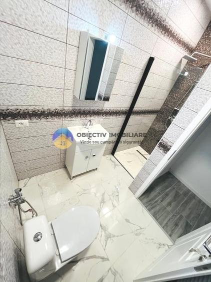 Casă cu 4 camere cu Canalizare în Calea Romanului