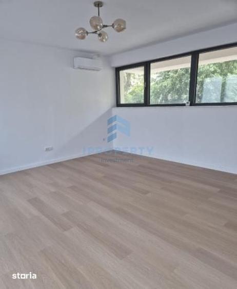 Casă cu 8 camere cu Teren 390 Mp în Parcul Carol