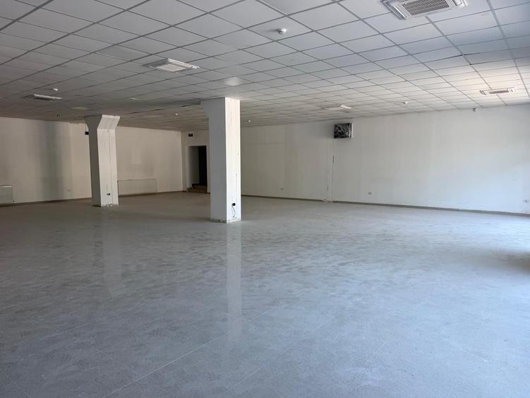 Spațiu comercial, de 200 mp, în Exterior Vest