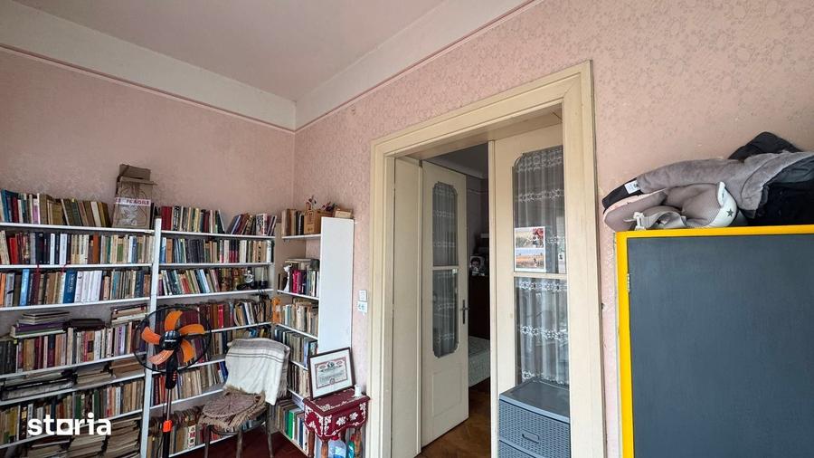 Apartament cu 3 camere decomandat în Central