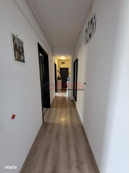 Apartament cu 3 camere decomandat în Apărătorii Patriei