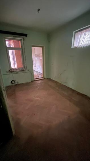 Casă cu 2 camere cu Teren 90 Mp în Centrul Istoric