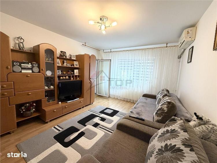 Apartament cu 2 camere decomandat în Nicolina