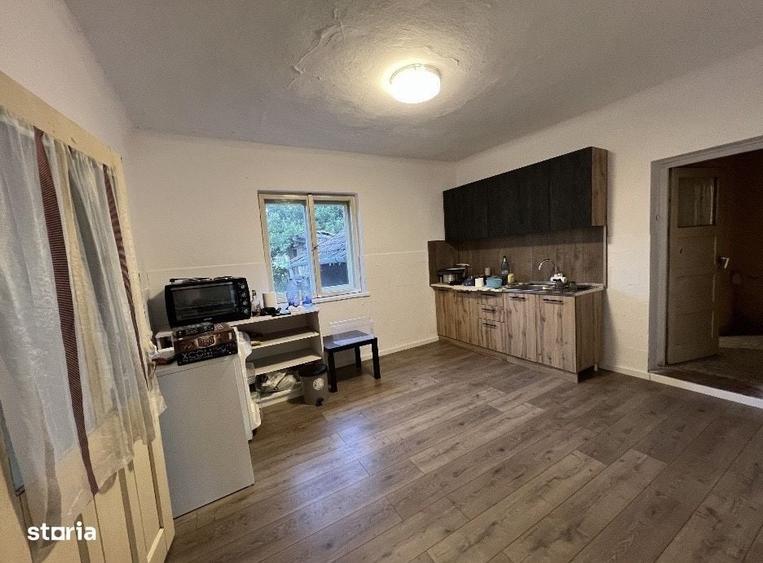 Casă cu 2 camere cu Teren 1642 Mp în Bonț