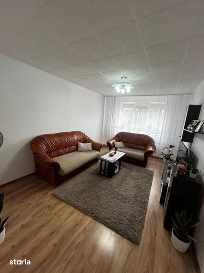 Apartament cu 4 camere decomandat în Republicii
