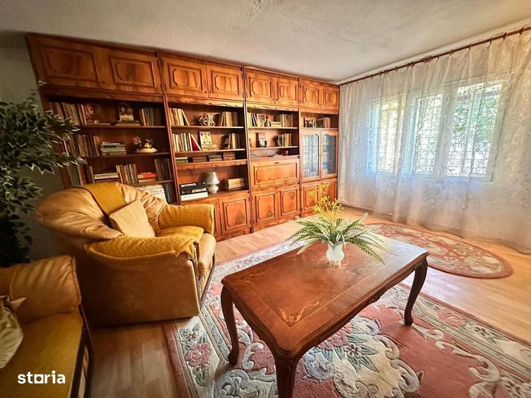 Casă cu 3 camere în Colțu de Jos