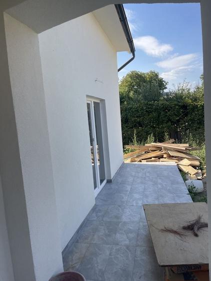Casă cu 4 camere în Decebal