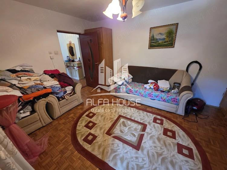 Apartament cu 3 camere decomandat în Moroasa 2
