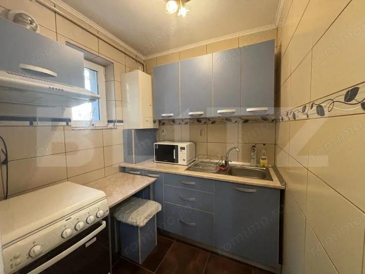Apartament cu 3 camere semidecomandat, mobilat în Micro 14