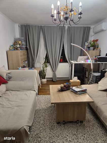 Apartament cu 4 camere decomandat în Drumul Taberei