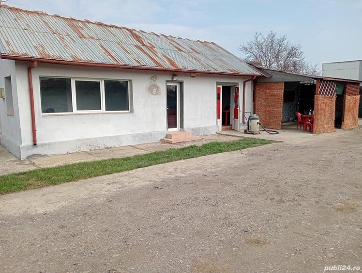 Teren de 2200 mp, în Lipia