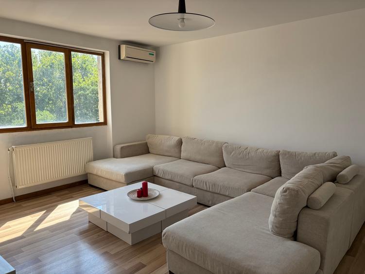 Apartament cu 3 camere decomandat, mobilat în Magheru