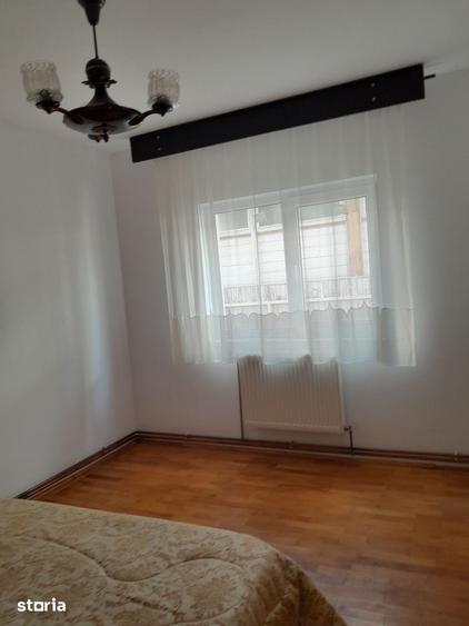 Casă cu 6 camere cu Teren 425 Mp în Micro 3